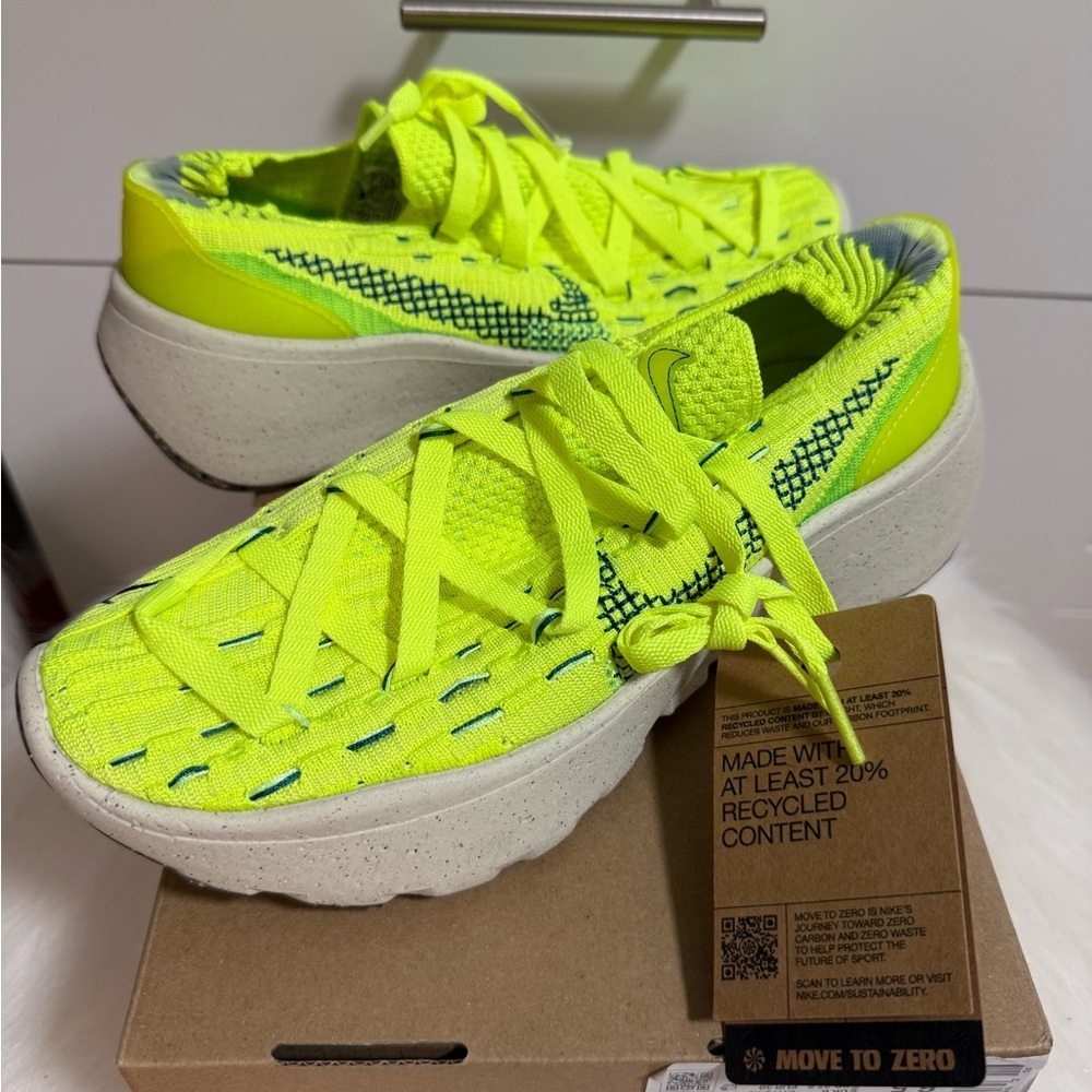 NEW Nike Sneakers
